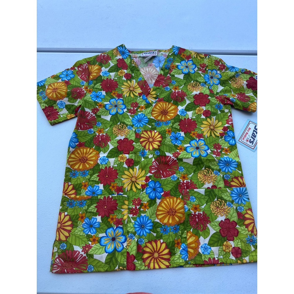 Stars of Best Medical Scrub Top Floral Print V-Neck Short Sleeve Green Multi NWT